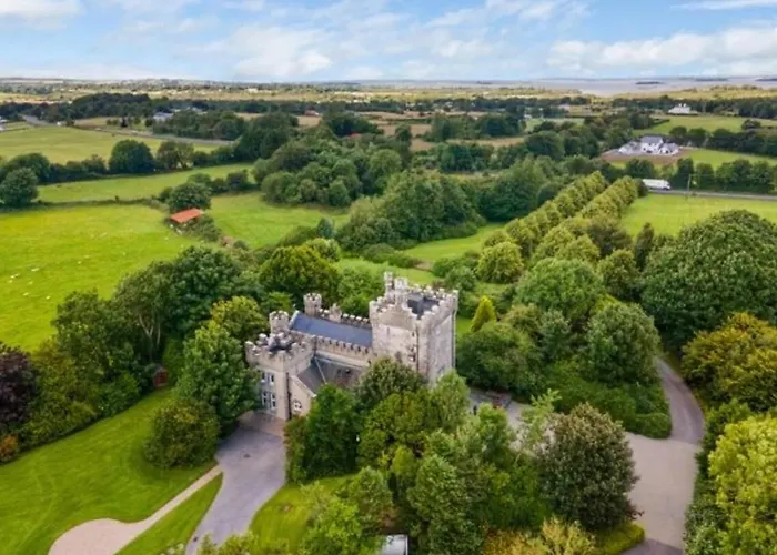 Moyvannan Castle On 7 Acres